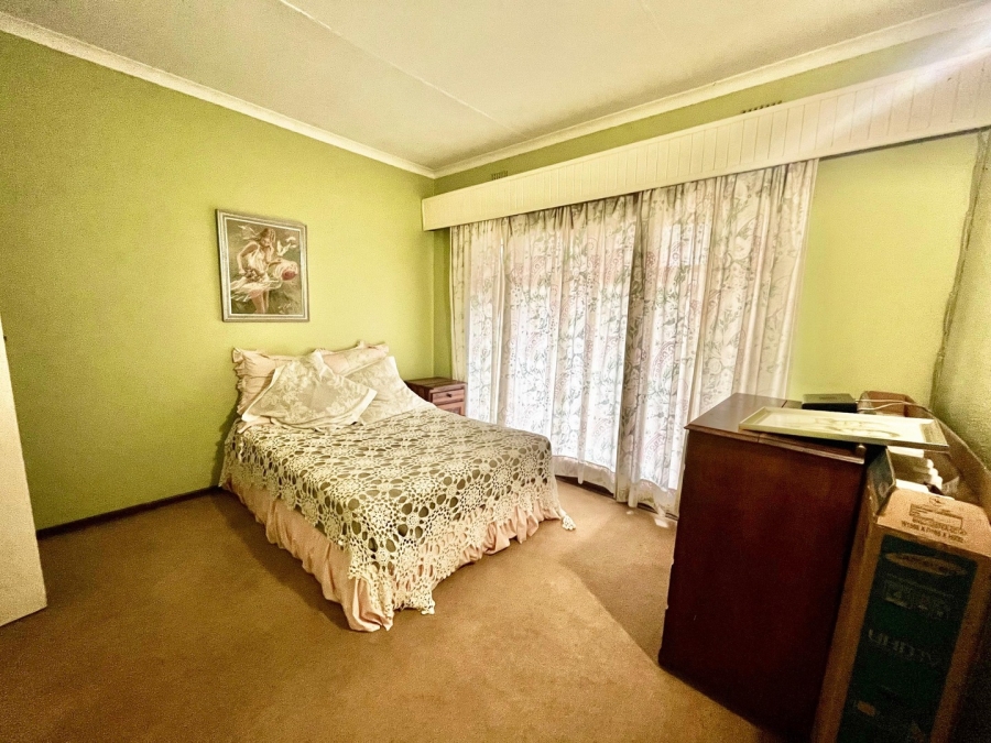 5 Bedroom Property for Sale in Protea Park North West